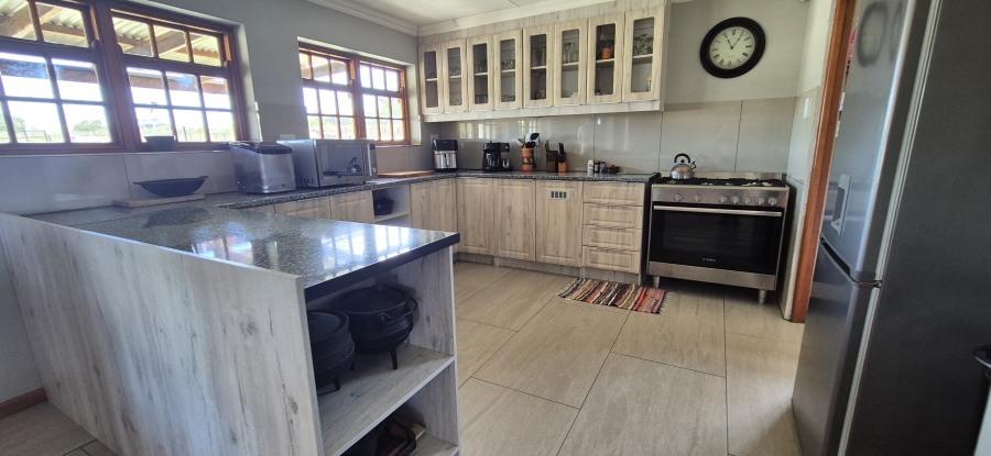 5 Bedroom Property for Sale in Cape Farms Western Cape